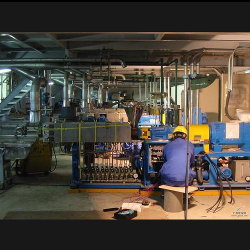 徐州工厂设备维修现场